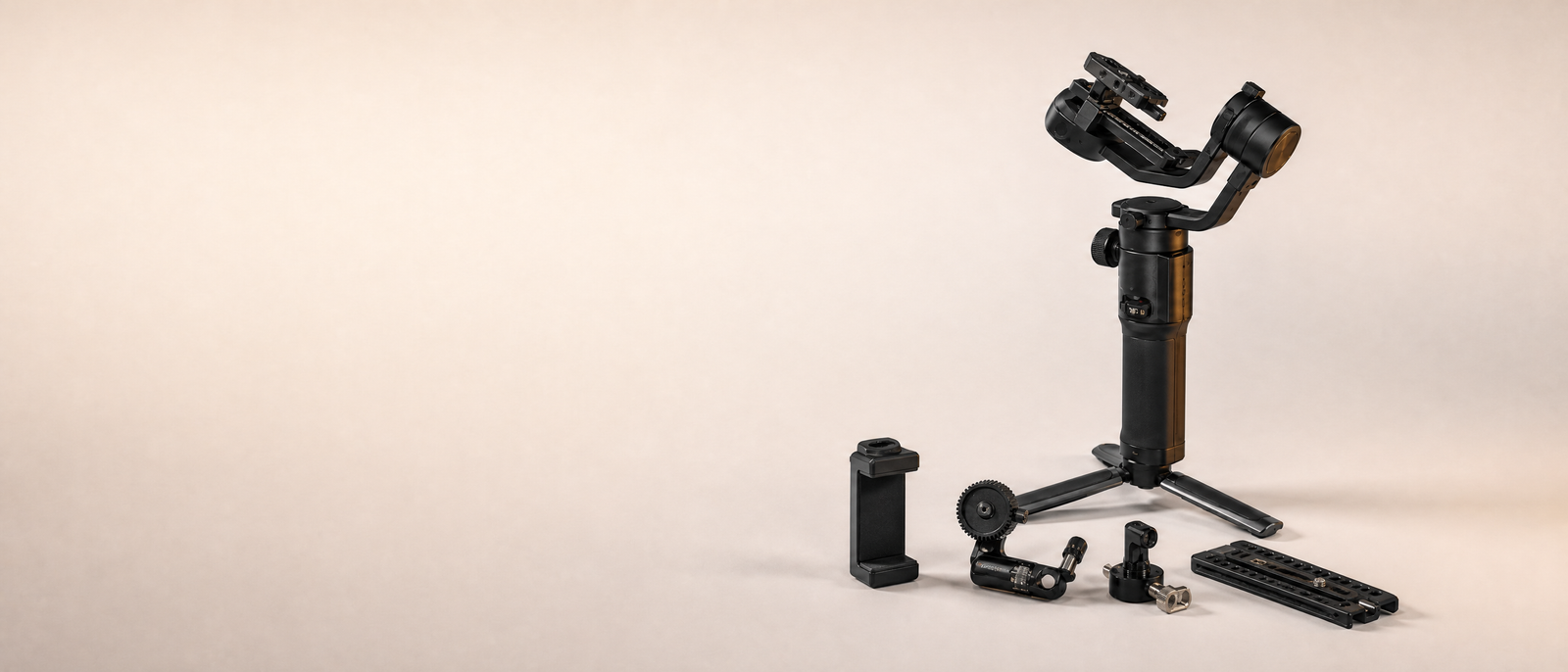 Camera gimbal and smart tracking equipment